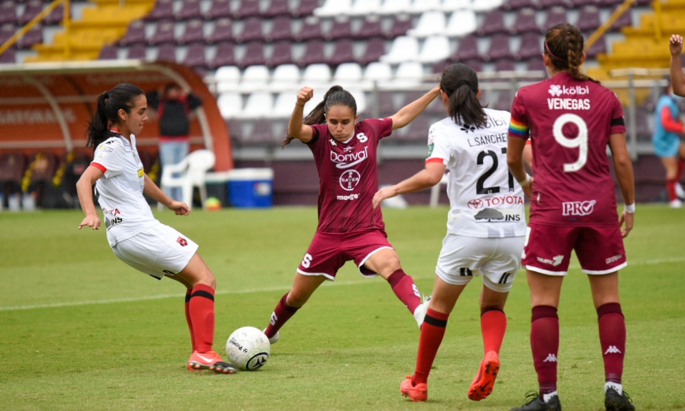 El fútbol femenino es una realidad dentro del ecosistema del fútbol mundial. Por ello tiene su espacio garantizado aquí en www.deportescr.net. 
