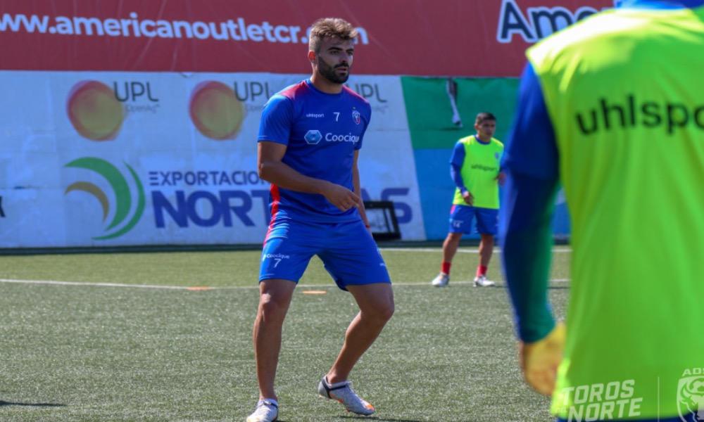 Aldo Magaña ya entrena con el equipo de San Carlos.