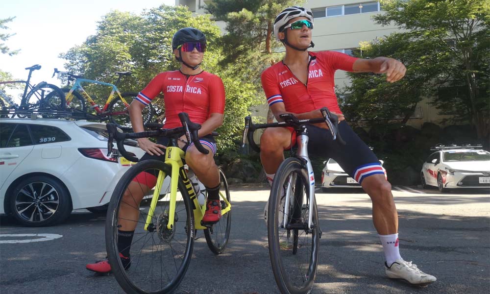 María José Vargas y Andrey Amador se familiarizaron con los recorridos que tendrán en las pruebas de ruta del ciclismo de los Juegos olímpicos. Foto: CON.
